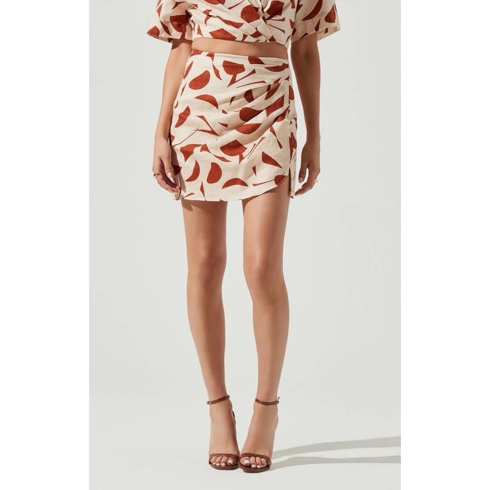 ASTR the Label Nirina 100% Linen Mini Skirt Rust Abstract Size Medium FLAW HOLE